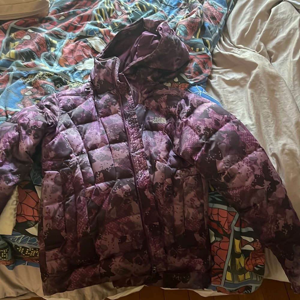 Brand is north face, size S